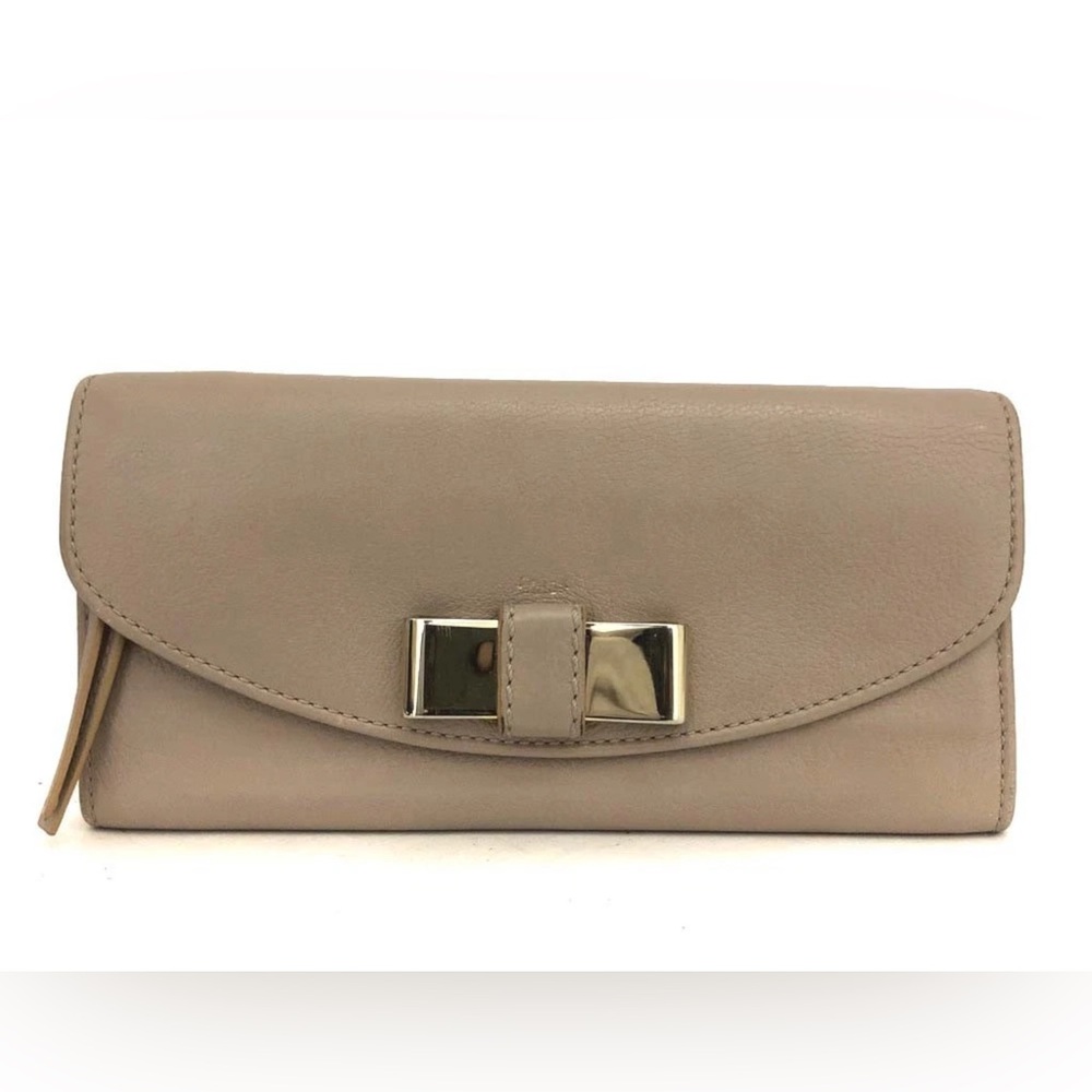 💫Chloe Beige Leather Clutch with Bow Accent💫
